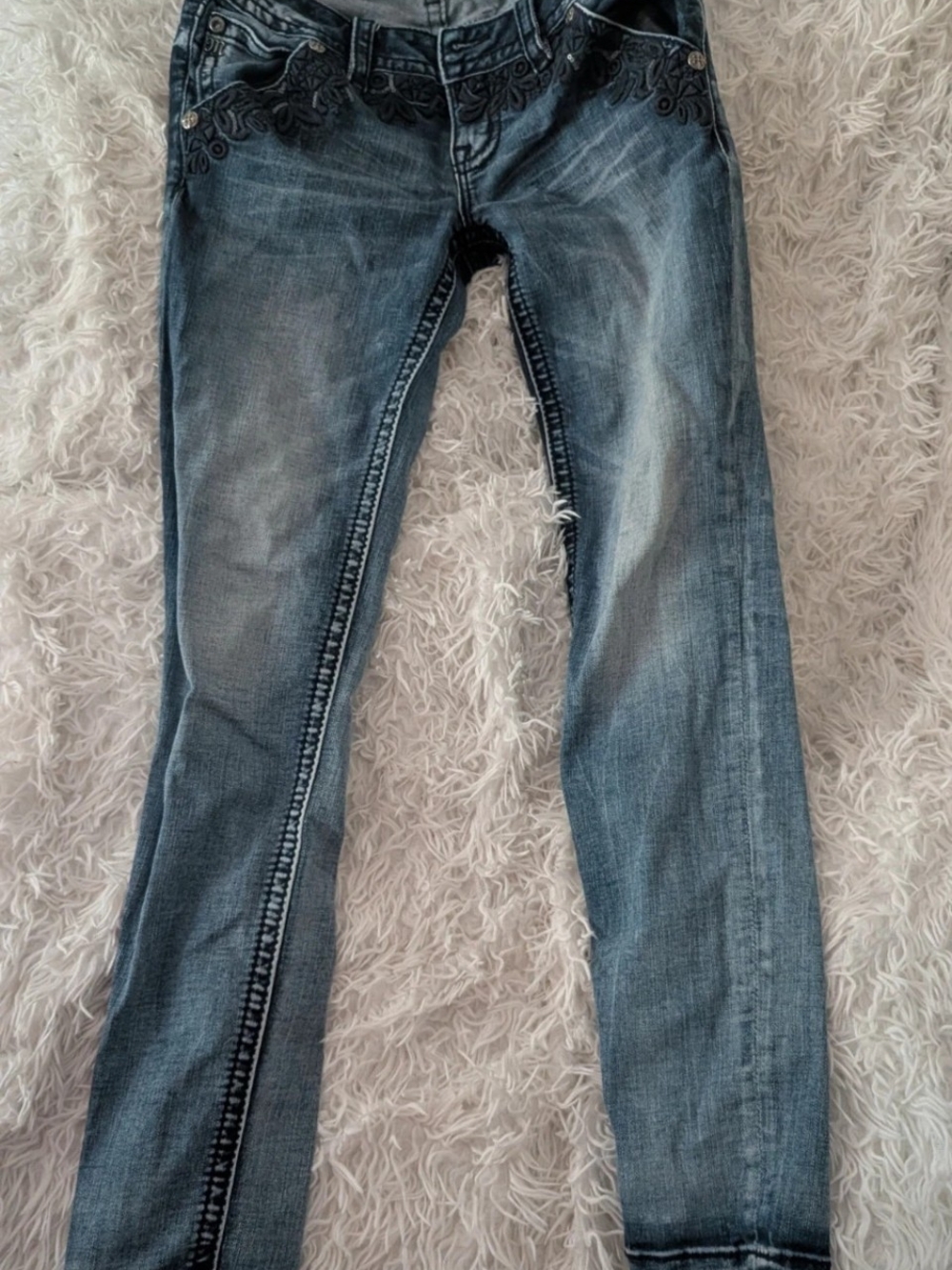 Miss Me Signature Cuffed Skinny Jeans Women's Size 26 Embellished Lace Detail